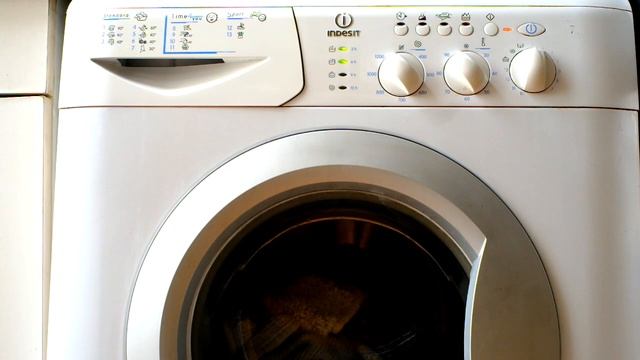 INDESIT WIXX126 MY 2006. Program 1 Wash Cycle @ 90° 4/6 смотреть онлайн