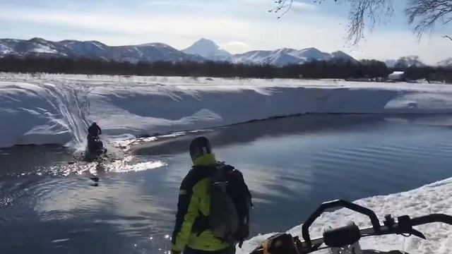 Разбили снегоход в хлам смотреть онлайн