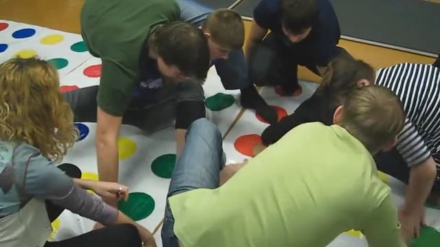 Турнир по твистеру в Ульяновске смотреть онлайн