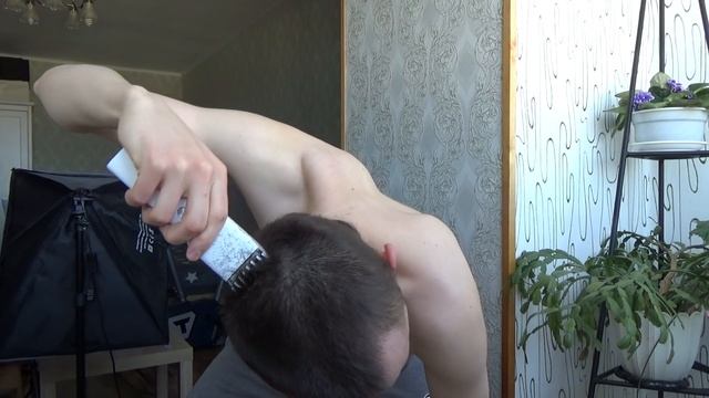 ДЕЛАЮ СЕБЕ НОВУЮ МОДНУЮ СТРИЖКУ! ДИМА ПАРИХМАХЕР смотреть онлайн