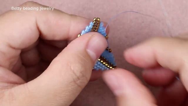 Серьги - Triangle beaded earring with bicon beads .beading tutorials смотреть онлайн