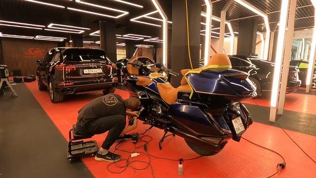 Мотоцикл Honda GoldWing Керамическое покрытие ServFaces Coat Ultima by HSH. Servfaces Leather Ultim смотреть онлайн