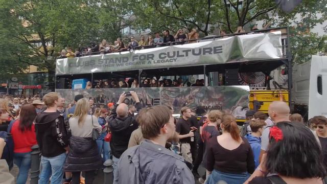 Rave The Planet in Berlin 2022 смотреть онлайн