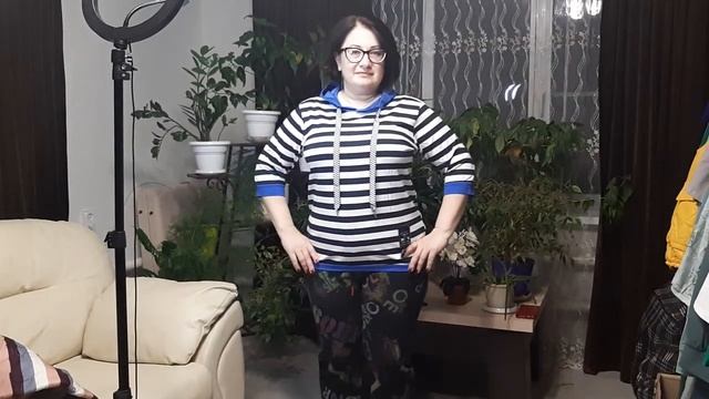 Обзор одежды на модели,футболки,брюки,костюмы.89038228374 смотреть онлайн