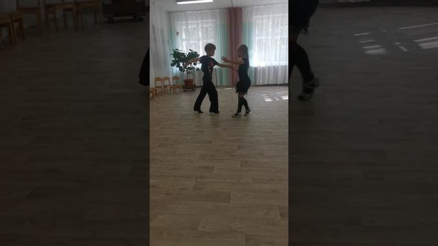 Тренировка по спортивно-бальным танцам, ча-ча-ча, репетиция! Спортивно-бальные танцы. смотреть онлайн