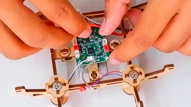 DIY self made quadcopter | Cheap and easy | Self made wooden drone смотреть онлайн