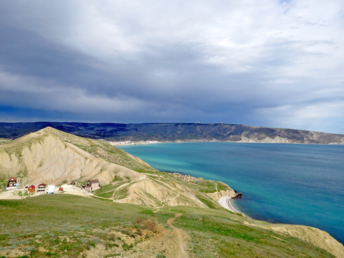 Вид с горы Лобан на Двуякорную бухту и бухту Провато.. Орджоникидзе. Крым.