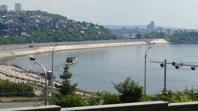 Город Уфа река Бе́лая — река на Южном Урале и в Предуралье; левый и самый крупный приток Камы смотреть онлайн