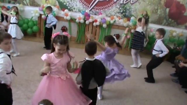 2014 Танец Цветов и Жуков смотреть онлайн