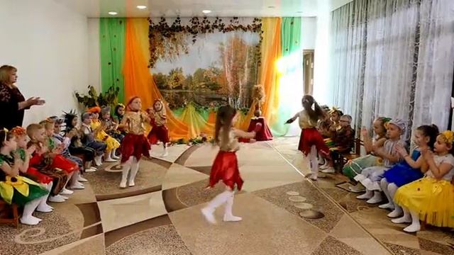 Танец молний. Осенний утренник. Старшая. смотреть онлайн