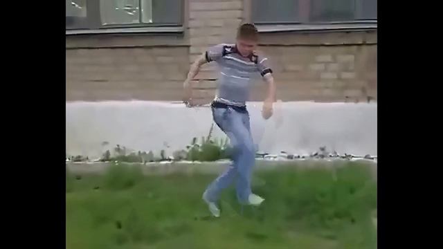 Прыжок со школы [4K 60 FPS] смотреть онлайн