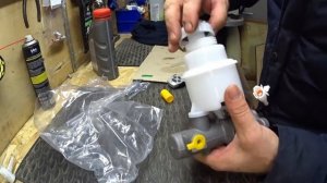 Замена главного тормозного цилиндра (ГТЦ) на Грейт Волл Сафе