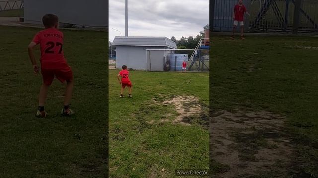 удар подъемом и внешней частью стопы