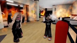 смешные видио про роблокс от пом пом???