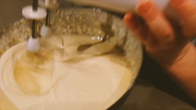 Как приготовить шарлотку с яблоками в духовке? Рецепт Шарлотки С Бананом И Яблоками смотреть онлайн