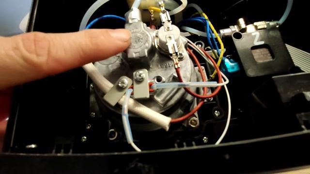 Ремонт VITEK 1514(1517) не работает капучинатор, не делает пенку смотреть онлайн