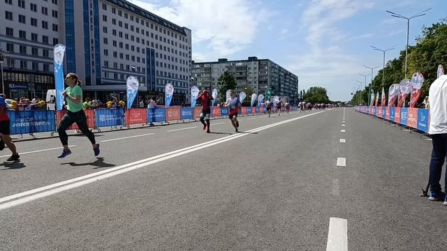 Оскольский полумарафон 2023 Забег на 1 км мужчины и женщины 18 смотреть онлайн