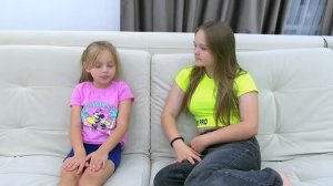 Кто у нас РОДИЛСЯ МАЛЬЧИК или ДЕВОЧКА ? Маргарита и Лера УХАЖИВАЮТ за МАЛЫШОМ !!!