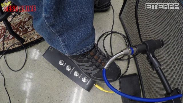 Crazy Guitar Singing Wah-Wah Pedal Must Hear!!!!