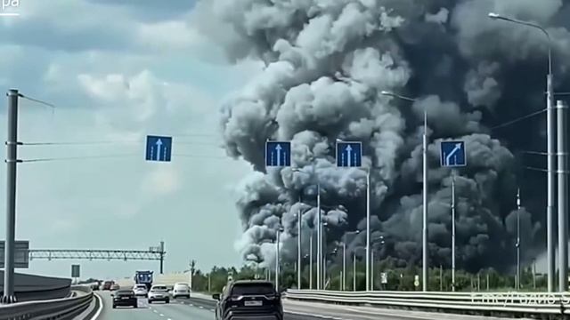 Горит СКЛАД OZON. Пожар!!! OZON смотреть онлайн