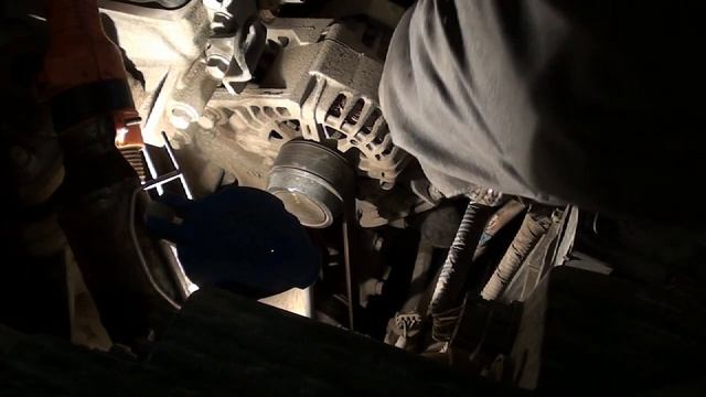 Как снять генератор Hyundai Ix 35. Где стоит генератор.