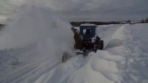 Испытание самодельного шнекороторного снегоуборщика.