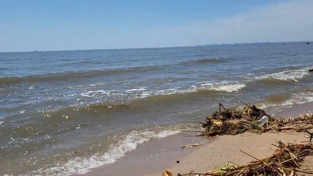 В Одессе в море плавает стена дома, окна, мебель 09.06.2023 - Экологическая катастрофа в Черном мор смотреть онлайн