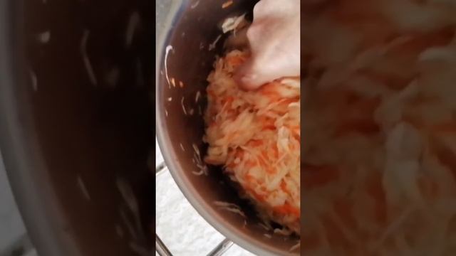 Как выдавить сок из капусты для соления смотреть онлайн