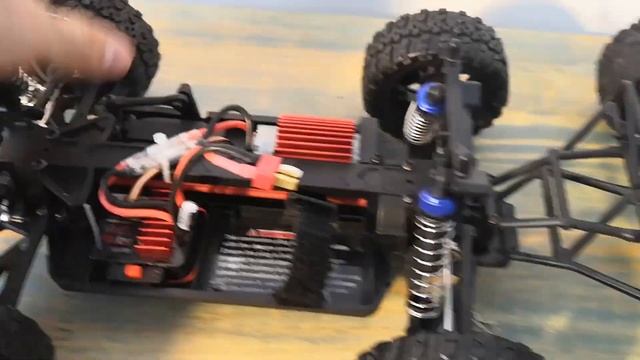 Обзор-сравнение Remohobby ROCKET и S-EVOR 1:16