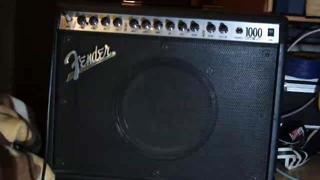 FENDER ROC PRO 1000 смотреть онлайн