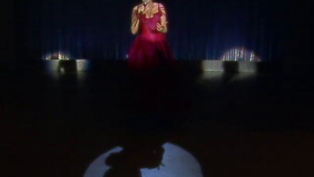 Mireille Mathieu - La vie en rose (Bonsoir Mireille 15.04.1982) (VOD) смотреть онлайн