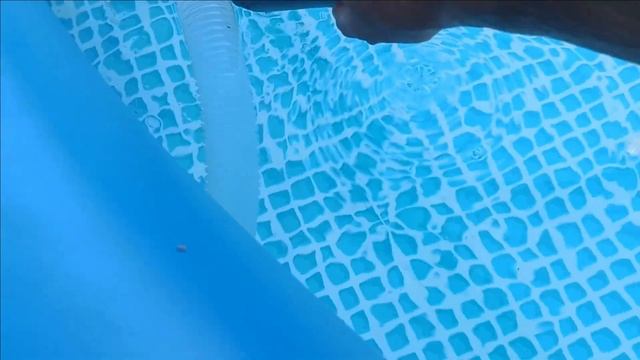 как почистить ДНО бассейна ( #Фсёпро100 ) смотреть онлайн