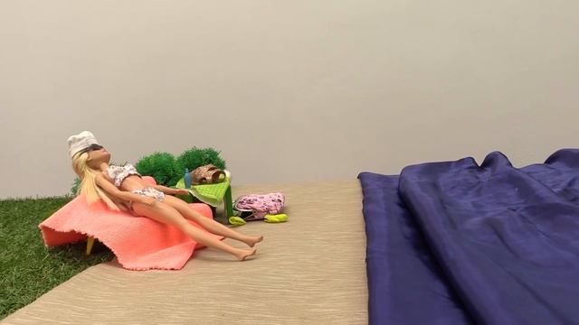 Одевалки: купальник для Барби. Игры Барби для девочек