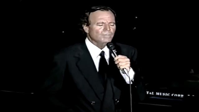 JULIO IGLESIAS BAILA MORENA смотреть онлайн