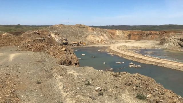 Дробильное-сортировочный комплекс: в составе ПП-2-12-90, СМД-111, КСД-1750. Оренбургская область смотреть онлайн