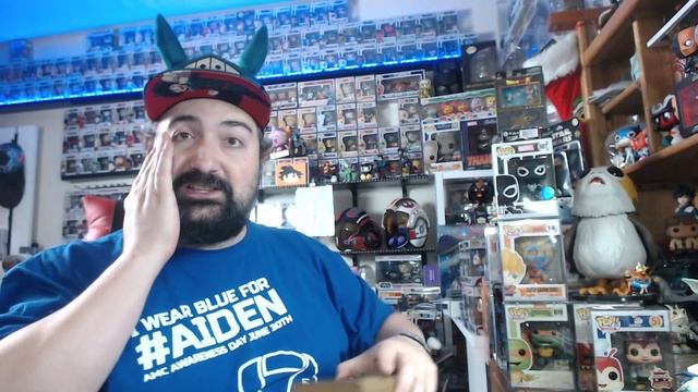 MYSTERY BOX BATTLES THE AUGUST EDITION смотреть онлайн