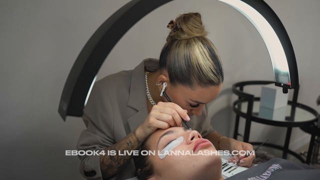 COME LASH WITH ME | LASHING CELINA SMITH! смотреть онлайн