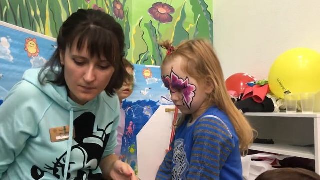 ВЛОГ Little PONY Литл пони делаем аквагрим, пони Искорка, играем в Baby CLUB смотреть онлайн