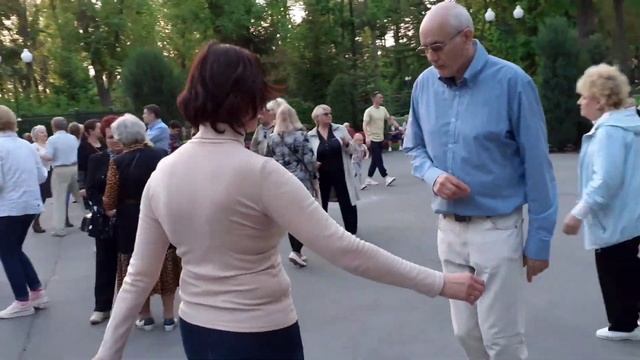 ТЫ КУКУЙ КУКУШКА! СЧАСТЛИВЫЕ МОМЕНТЫ ИЗ ПАРКА ГОРЬКОГО смотреть онлайн