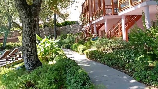 Sueno Hotels Beach 5* Side Турция. Территория бунгало. День. смотреть онлайн