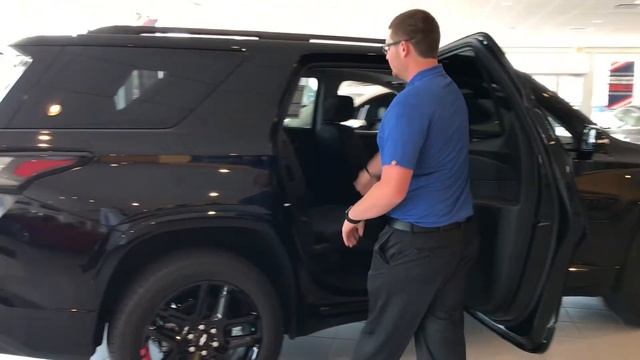 Redesigned 2018 Chevrolet Traverse Walk Around Video; Broadway Automotive, Green Bay, WI смотреть онлайн