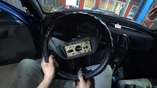 КАК УСТАНОВИТЬ РУЛЬ И РЕЙКУ В ЦЕНТРАЛЬНОЕ ПОЛОЖЕНИЕ на ваз 2110,2108-15...давайте исправим!