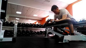 Разгибания кистей с гантелями