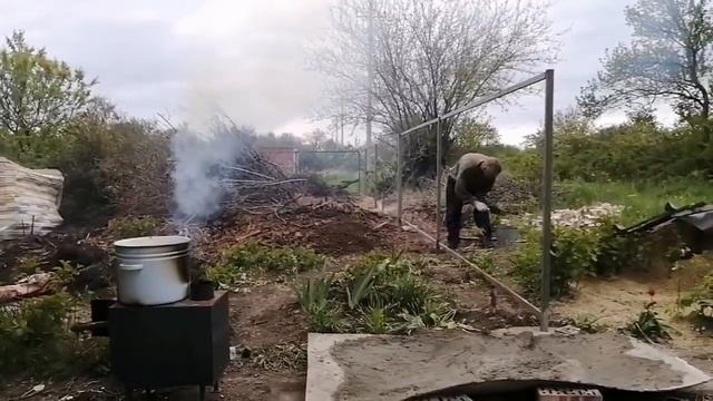 ЕЙСК. ДАЧИ ?МАХРОВАЯ СИРЕНЬ. ВСТРЕЧА С ЕЖИКОМ. НАША РАССАДА. смотреть онлайн
