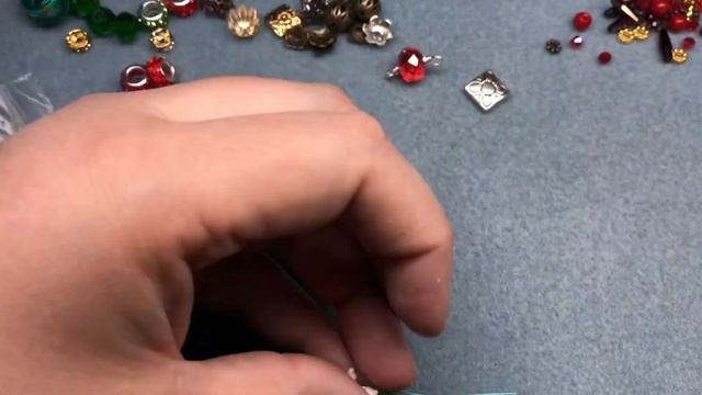 Xmas Bracelets DIY Tutorial with The Magical Mystery Bead Box! Day 4 of The 12 Days of Christmas! ? смотреть онлайн