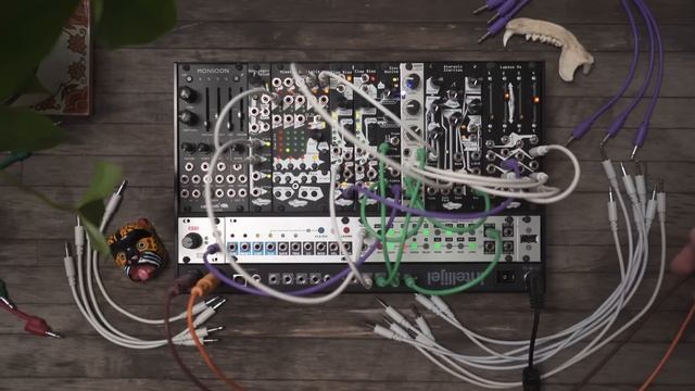 Modular System Must Haves // Minimalist Eurorack Setup смотреть онлайн