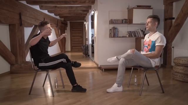 Johnyboy. В том самом батле есть два вырезанных куска. Какие? смотреть онлайн