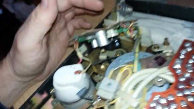 Розбір радянського бабінного магнітофону Комета 206 смотреть онлайн