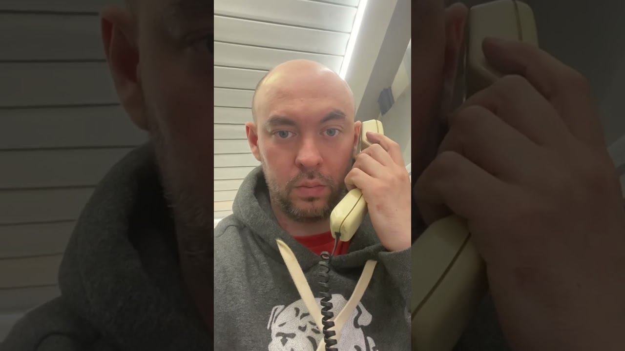 Кто помнит такие телефоны?☎️ Сегодня бабушка принесла, была очень настойчивая, пришлось делать смотреть онлайн