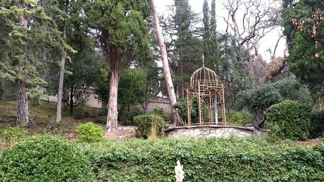 частичка Востока в Крыму. Дворец Дюльбер. смотреть онлайн